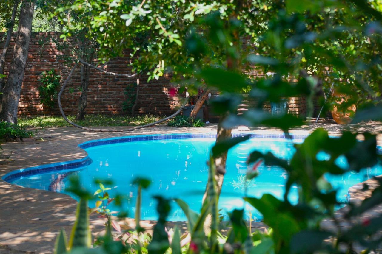 Mawuya Lodge Victoria Falls Exterior photo