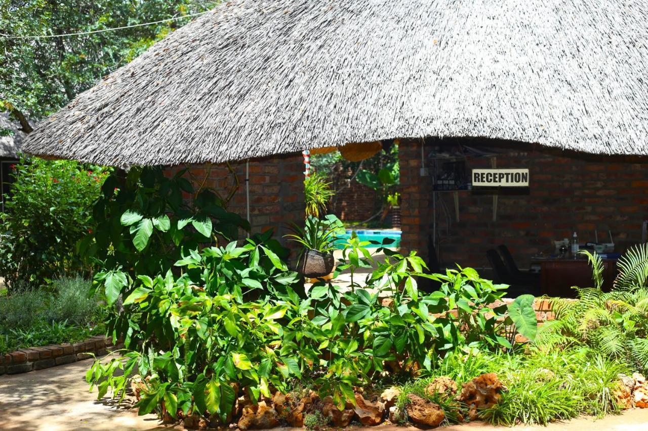 Mawuya Lodge Victoria Falls Exterior photo