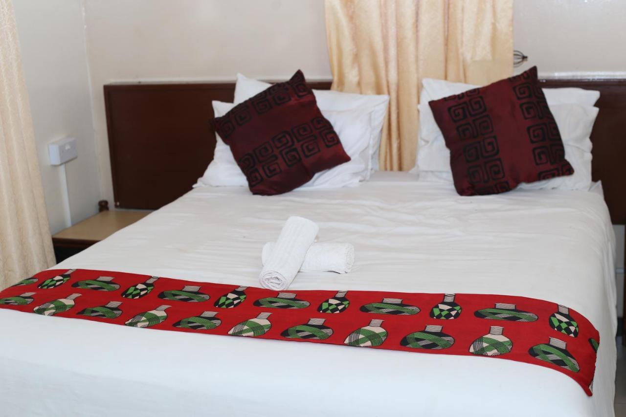 Mawuya Lodge Victoria Falls Exterior photo