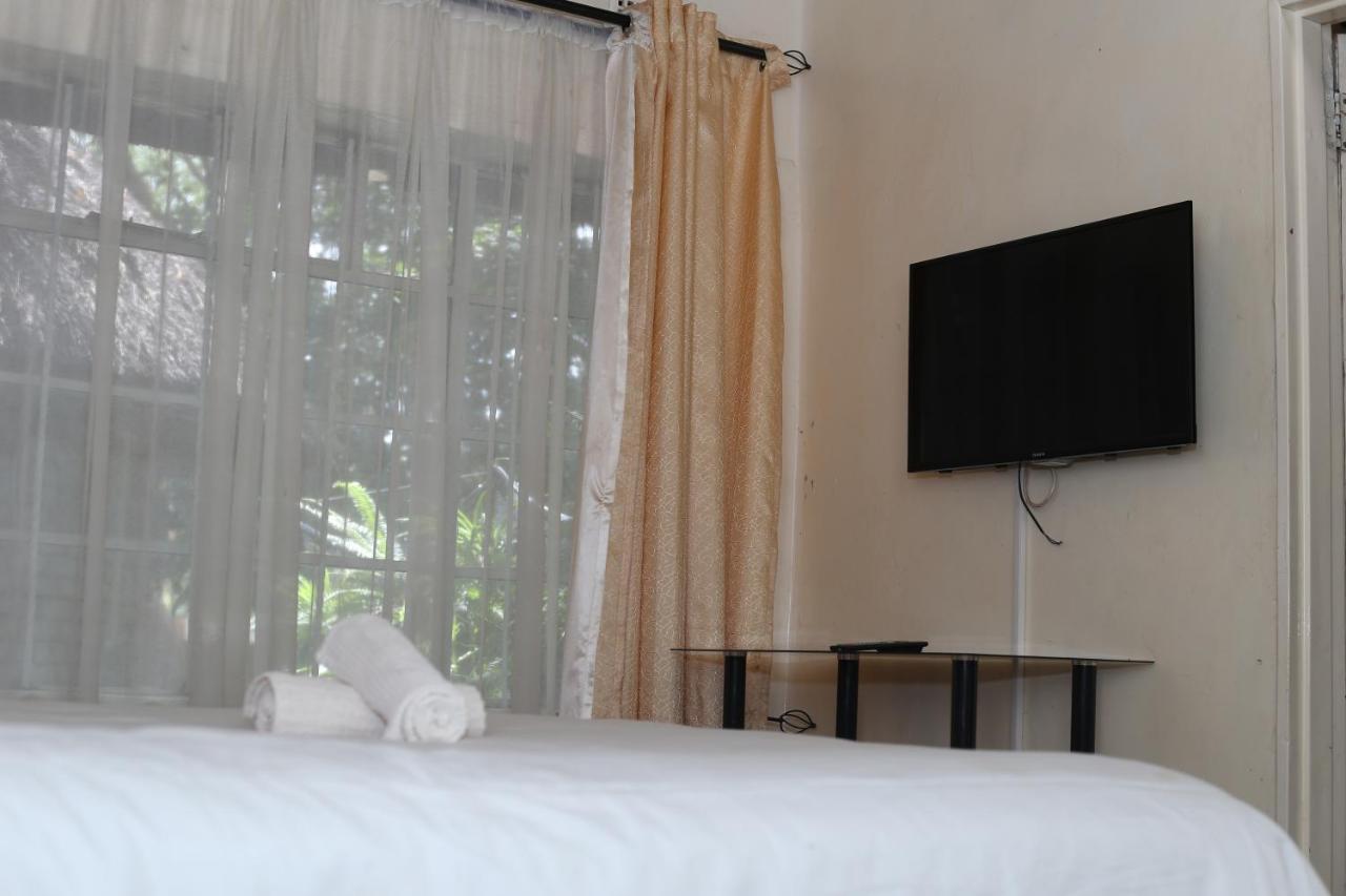 Mawuya Lodge Victoria Falls Exterior photo